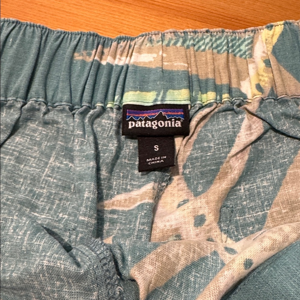 Patagonia shorts size small - Picture 3 of 3